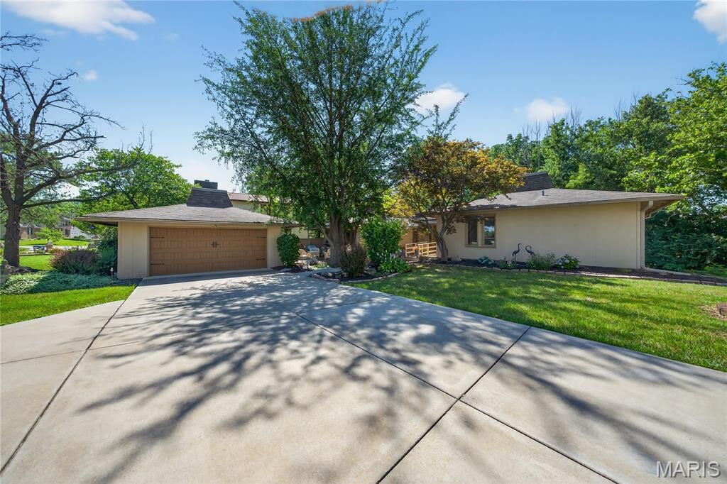 Property Photo: 93 Rue Grand Drive MO 63367