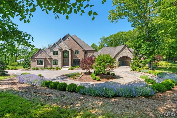 Property Photo:  2535 S Lindbergh Boulevard  MO 63131 