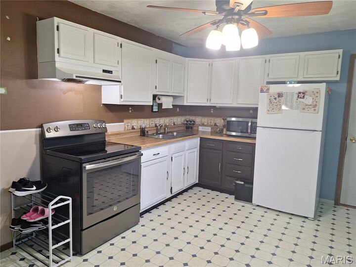 Property Photo: 530 Buckeye Drive IL 62294