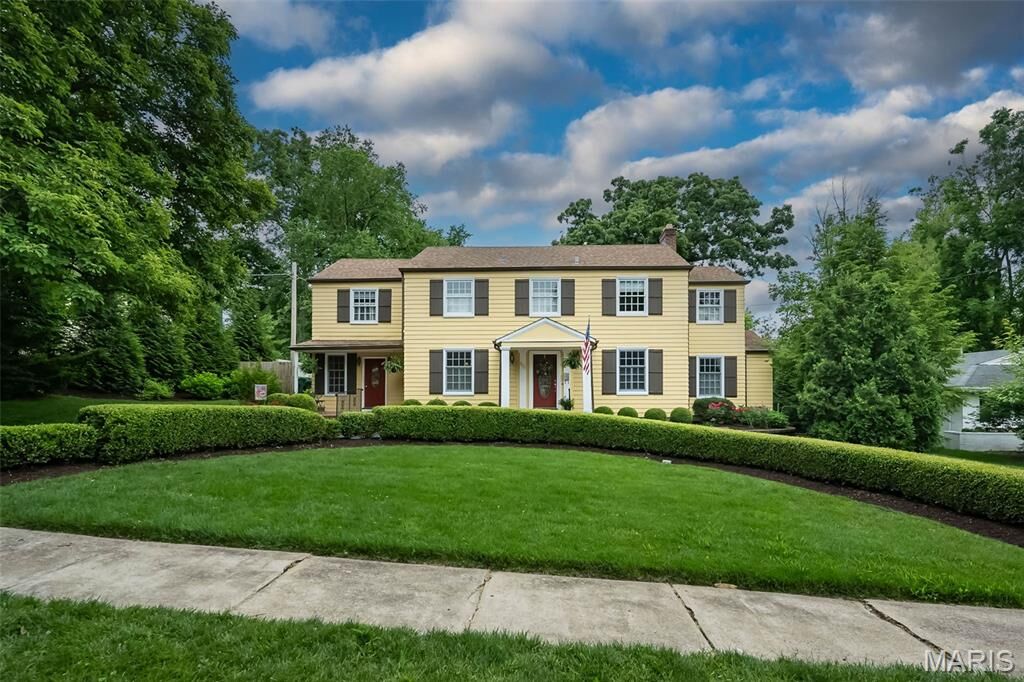 Property Photo:  468 Algonquin Place  MO 63119 
