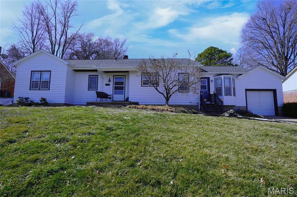 Property Photo: 1014 Jefferson Street MO 65041