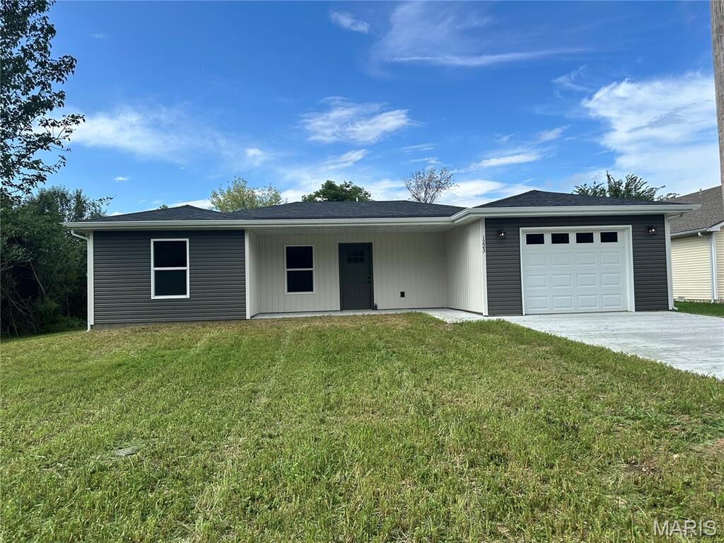 Property Photo:  1223 Utah Street  MO 65536 