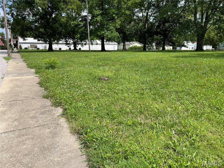 Property Photo:  206 E Pocahontas Road  IL 62249 