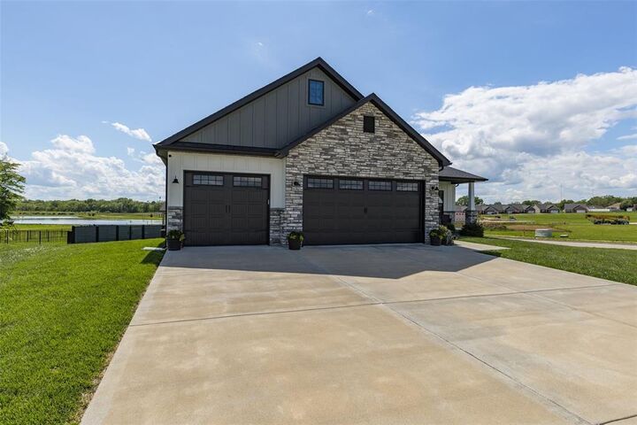 1099 Stonegate  Farmington MO 63640 photo