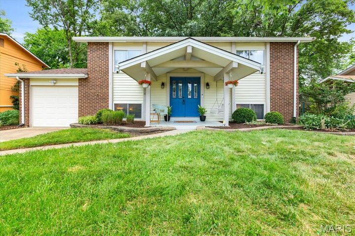 379 Messina Drive  Ballwin MO 63021 photo