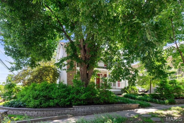 Property Photo: 7300 Shaftesbury Avenue MO 63130