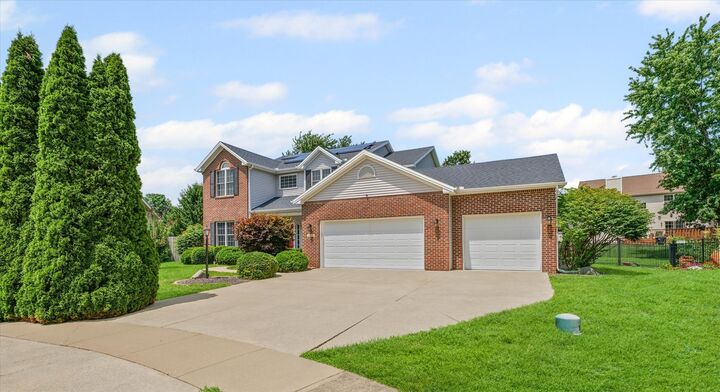 Property Photo: 4502 Graves Court IL 61822