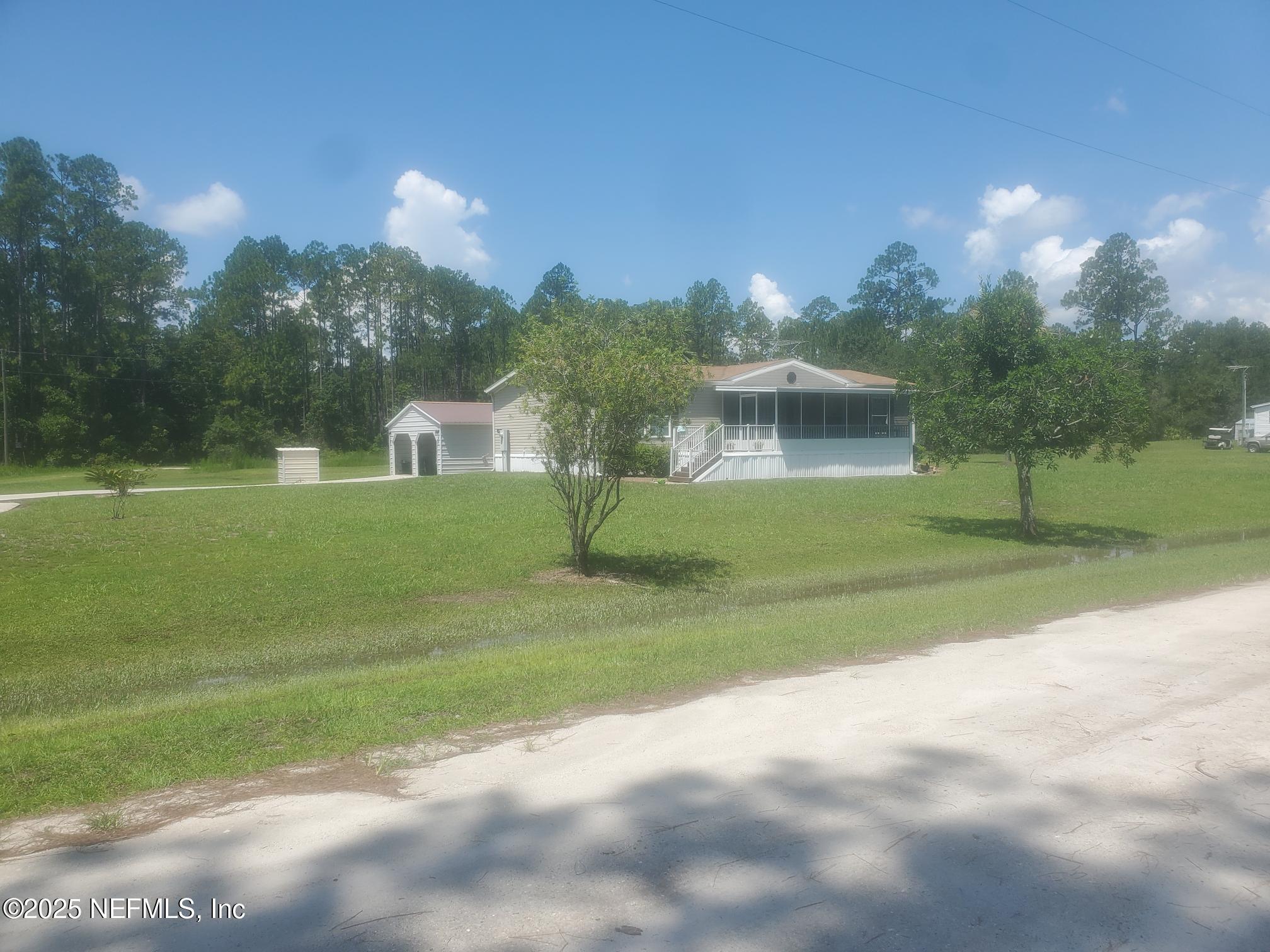 Property Photo:  100 Roebuck Street  FL 32139 