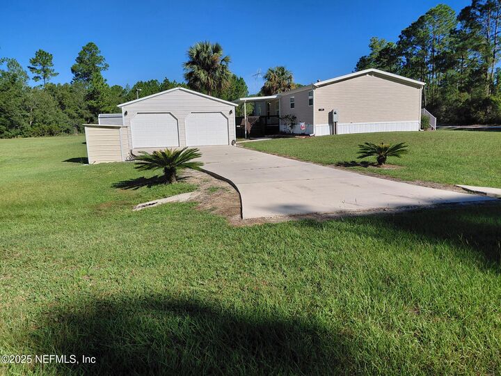 Property Photo:  100 Roebuck Street  FL 32139 
