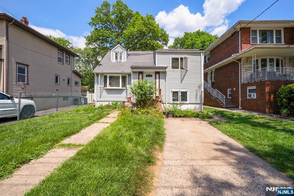 735 Clark Avenue  Ridgefield NJ 07657 photo