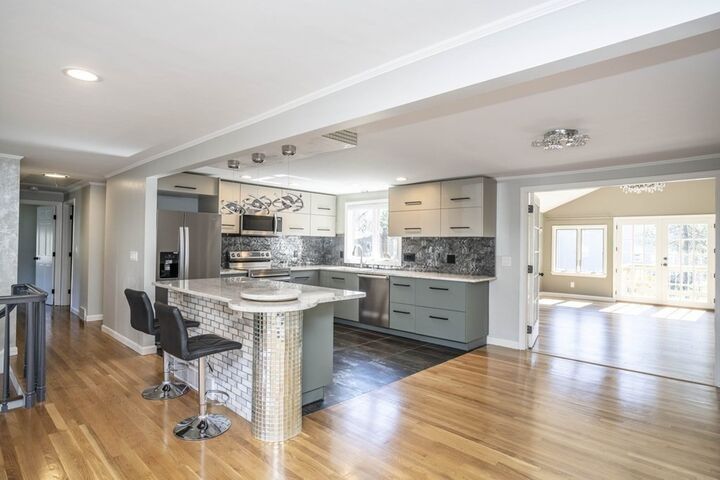 Property Photo:  9 Oak Drive  MA 02762 
