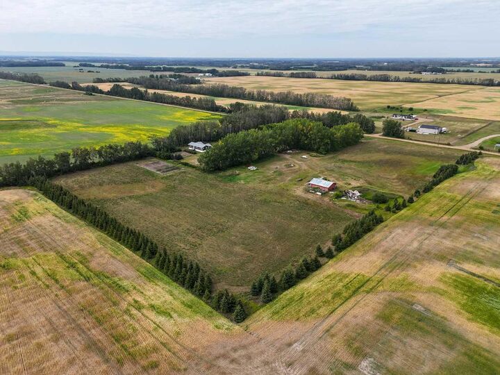 Property Photo:  107441 Range Road 135  AB T0H 2H0 