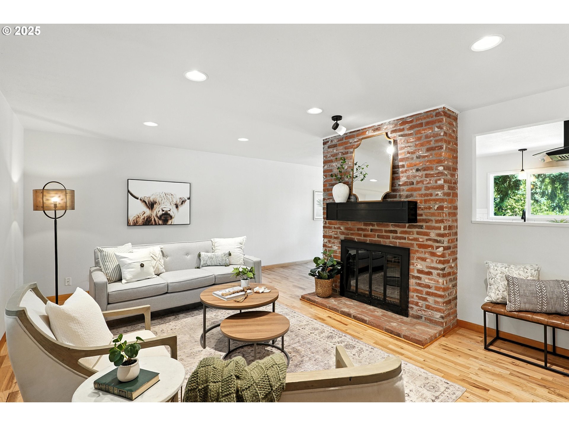 Property Photo: 1237 Cedar St OR 97034