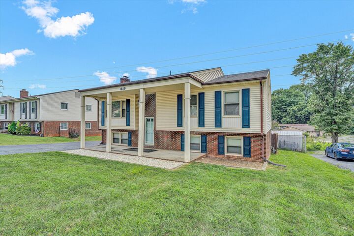 Property Photo: 849 Finney Dr VA 24179