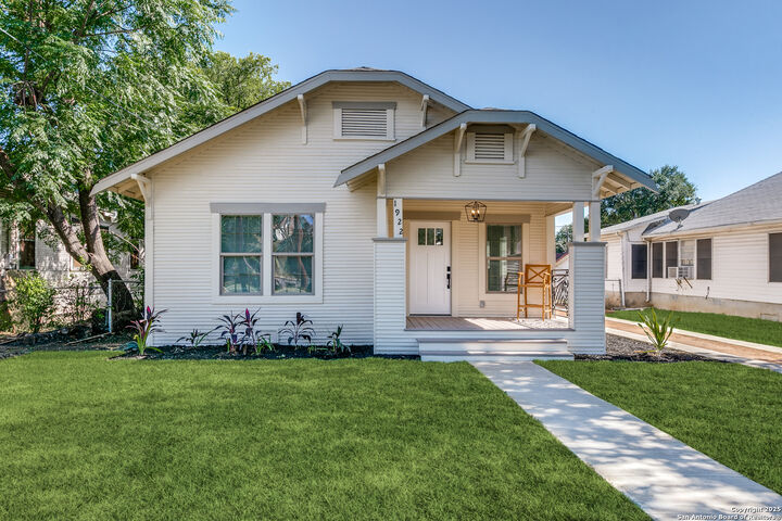 Property Photo:  1922 W Ashby  TX 78228 