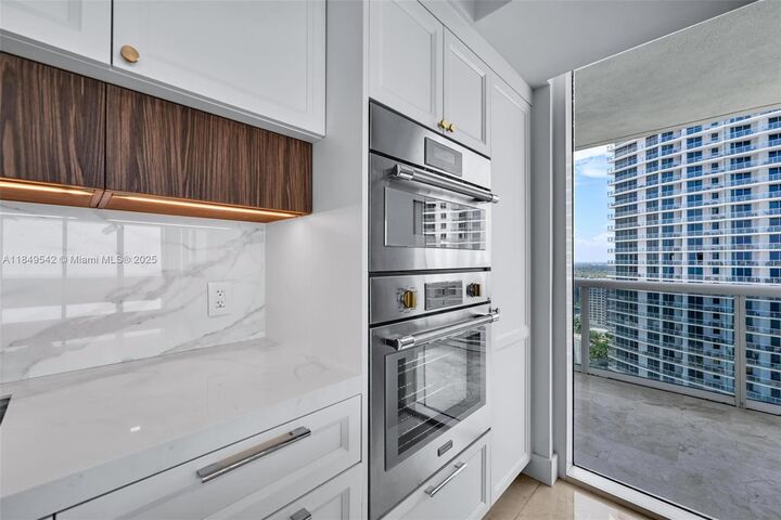 Property Photo: 1800 S Ocean Dr 2601 FL 33009