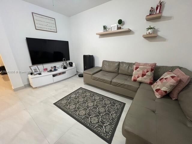 Property Photo: 11290 NW 88th Ter FL 33178