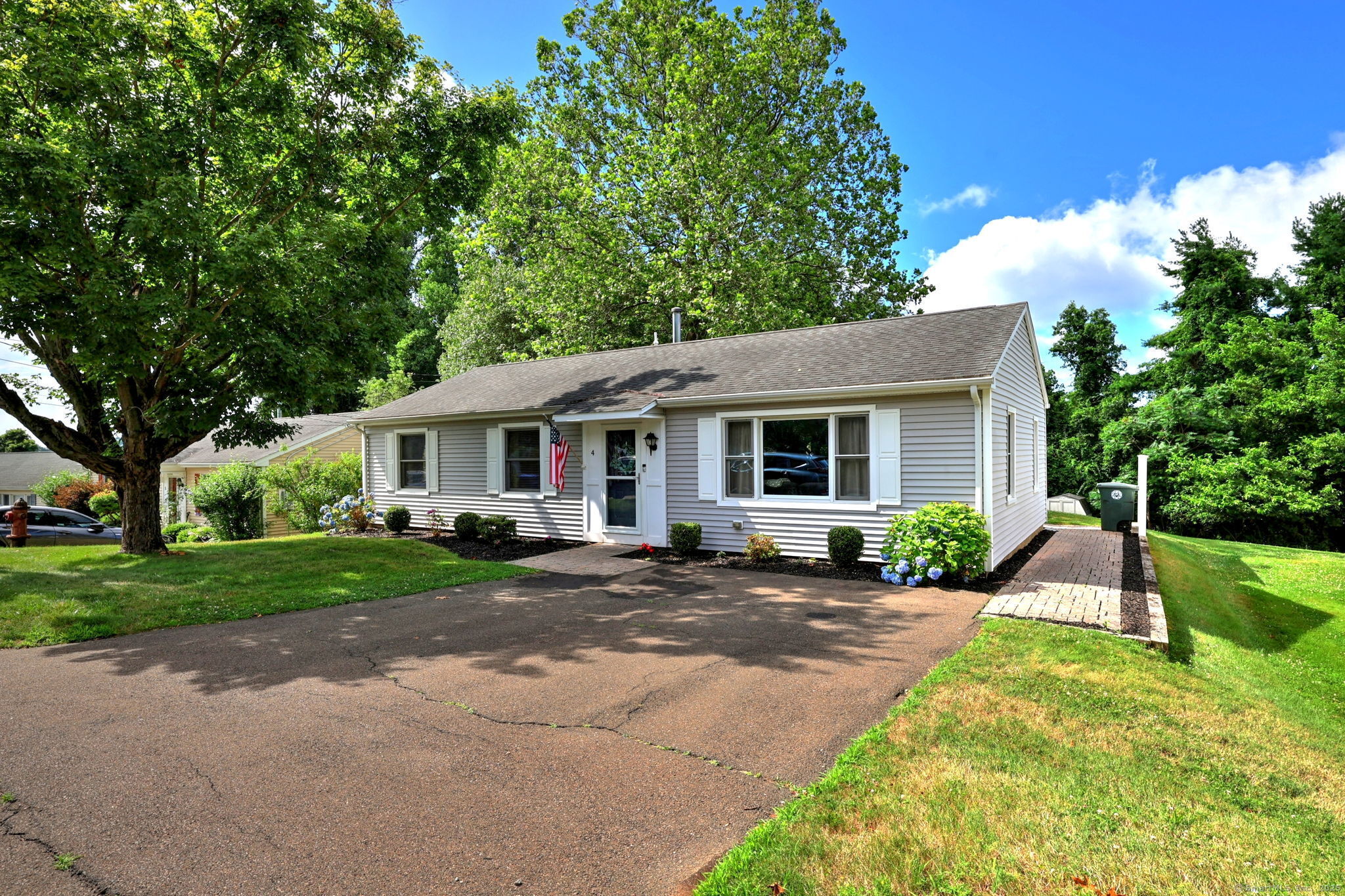 Property Photo: 4 Alpha Street CT 06460