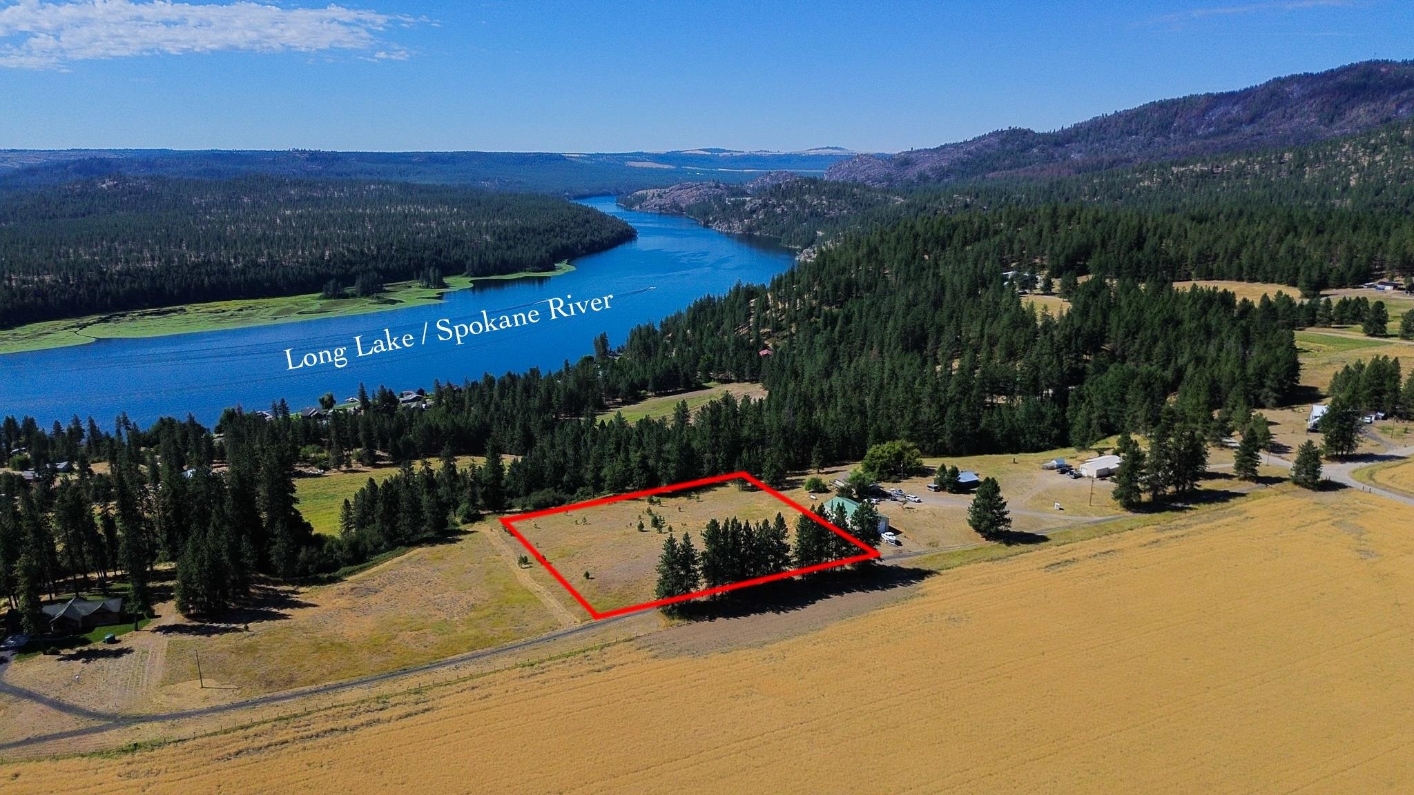 Property Photo: 5677 Riverview Ln WA 99006