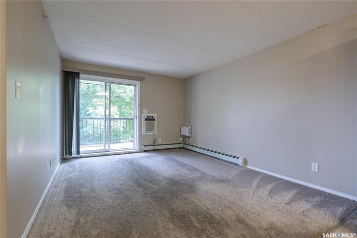 Property Photo:  1901 1 1/2 Avenue W 201  SK S6V 5A8 