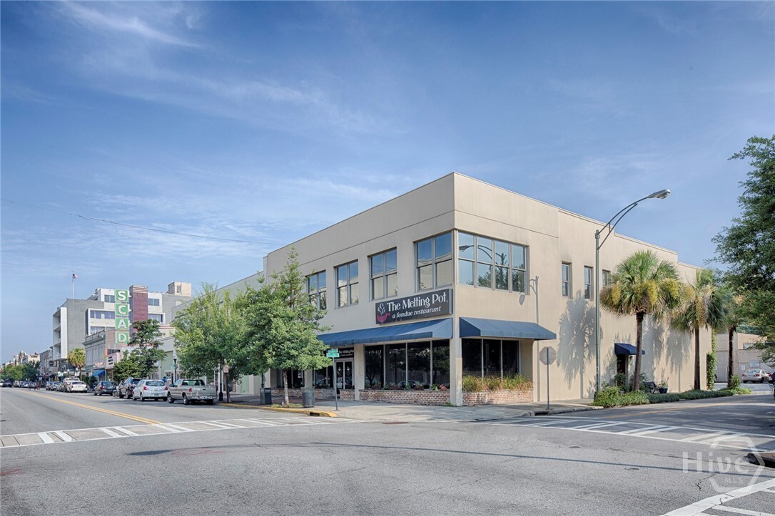 Property Photo: 232 E Broughton Street GA 31401