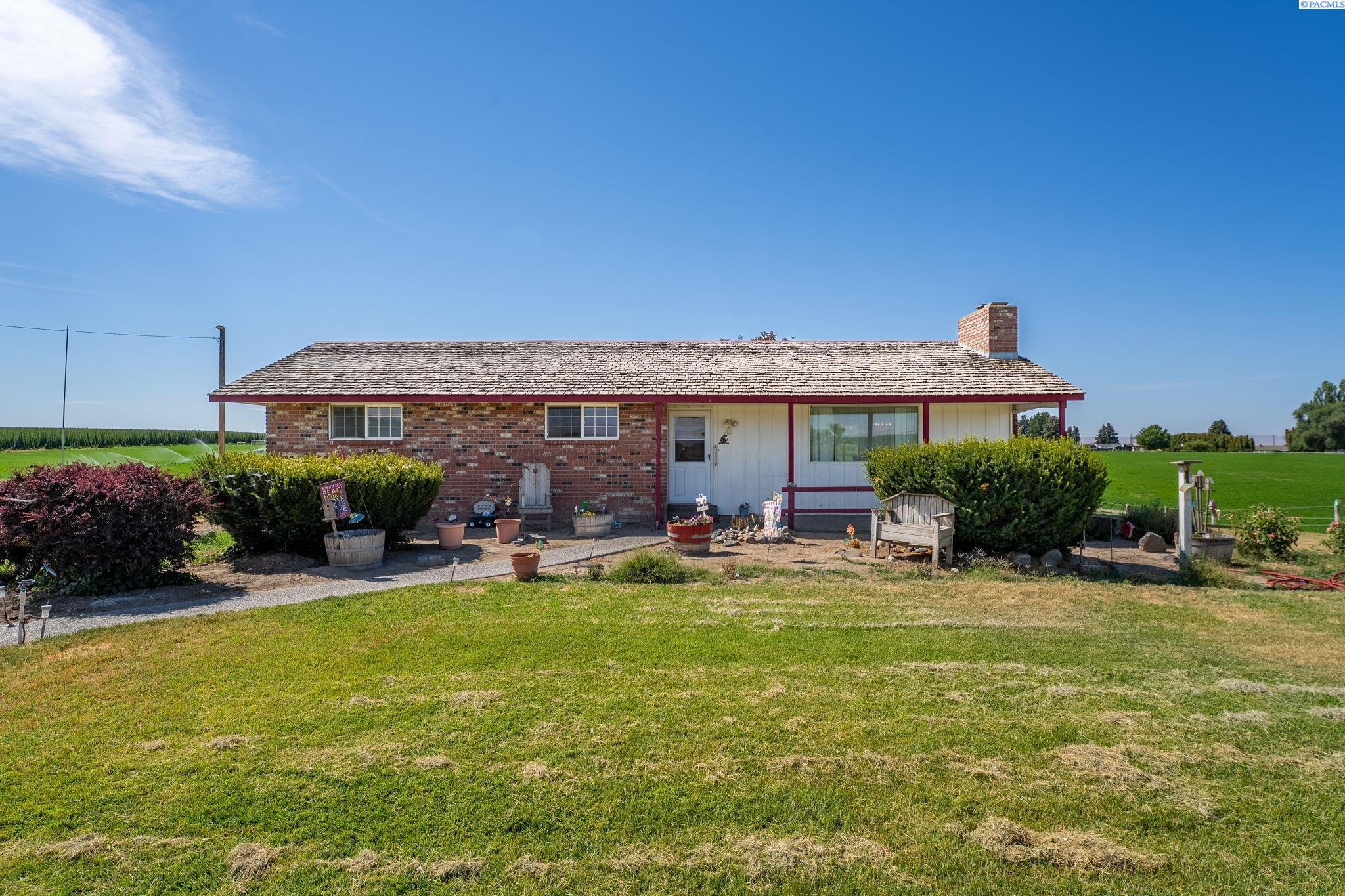 Property Photo: 179301 W Hanks Rd WA 98930