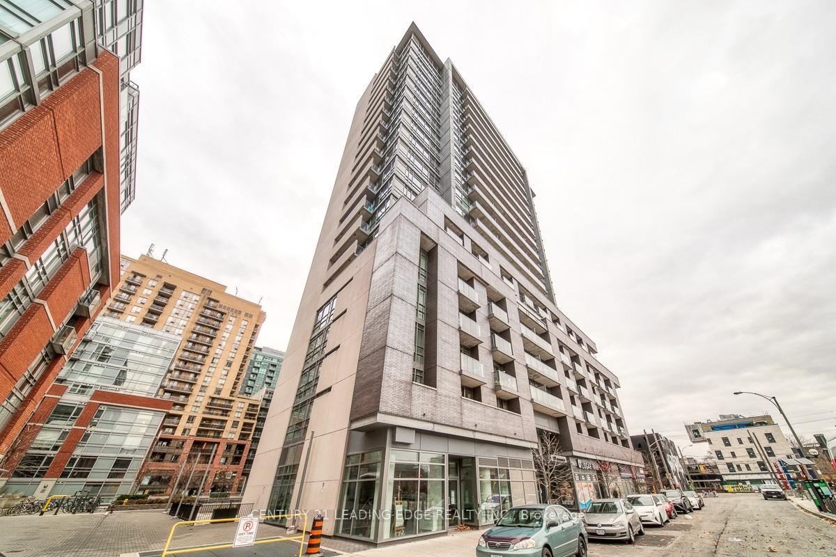 Property Photo: 68 Abell Street 616 ON M6J 0B1