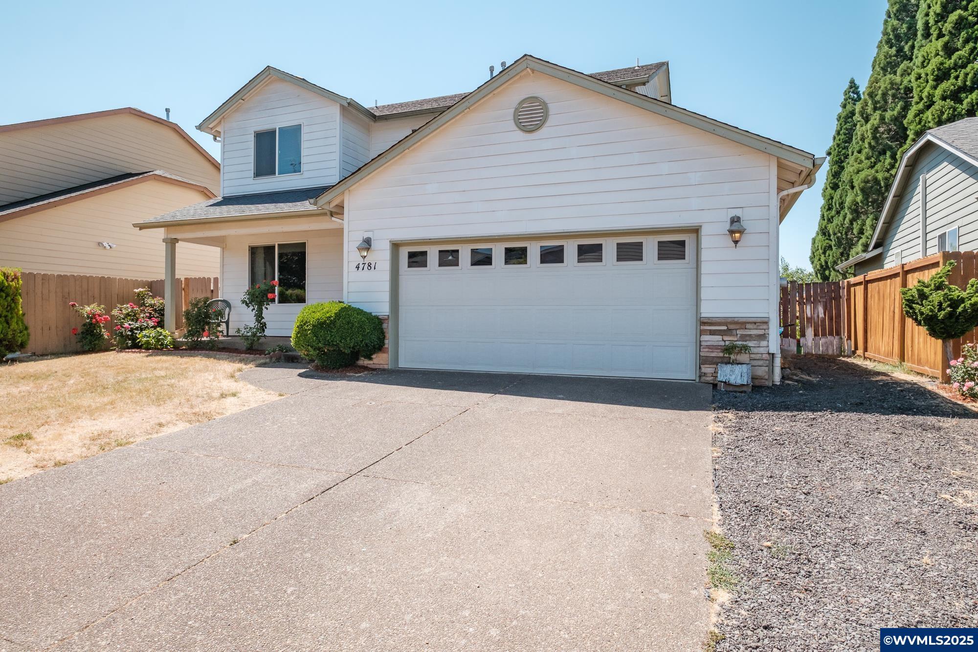 Property Photo: 4781 Currant Ln NE OR 97305