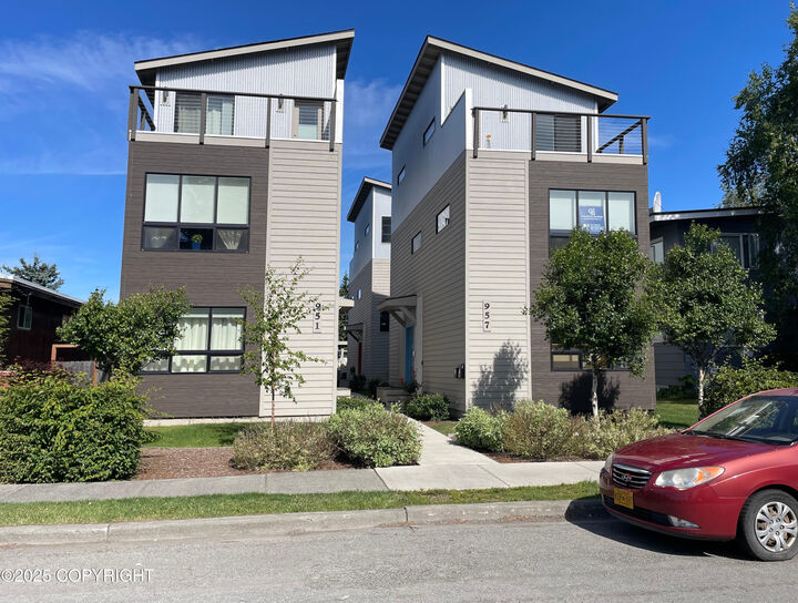 Property Photo:  957 W 12th Avenue #1  AK 99501 