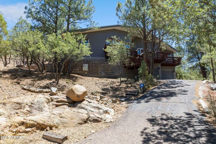 Property Photo: 911 Sugarloaf Road AZ 86303