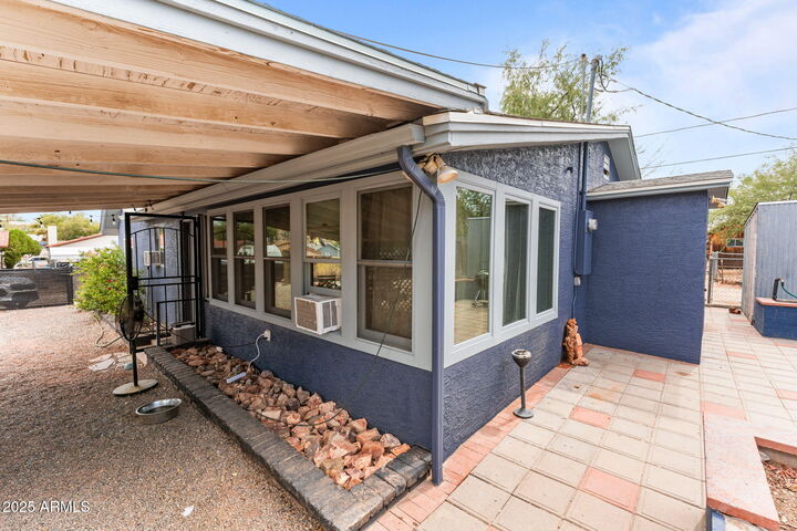 Property Photo:  458 N Madison Street  AZ 85390 