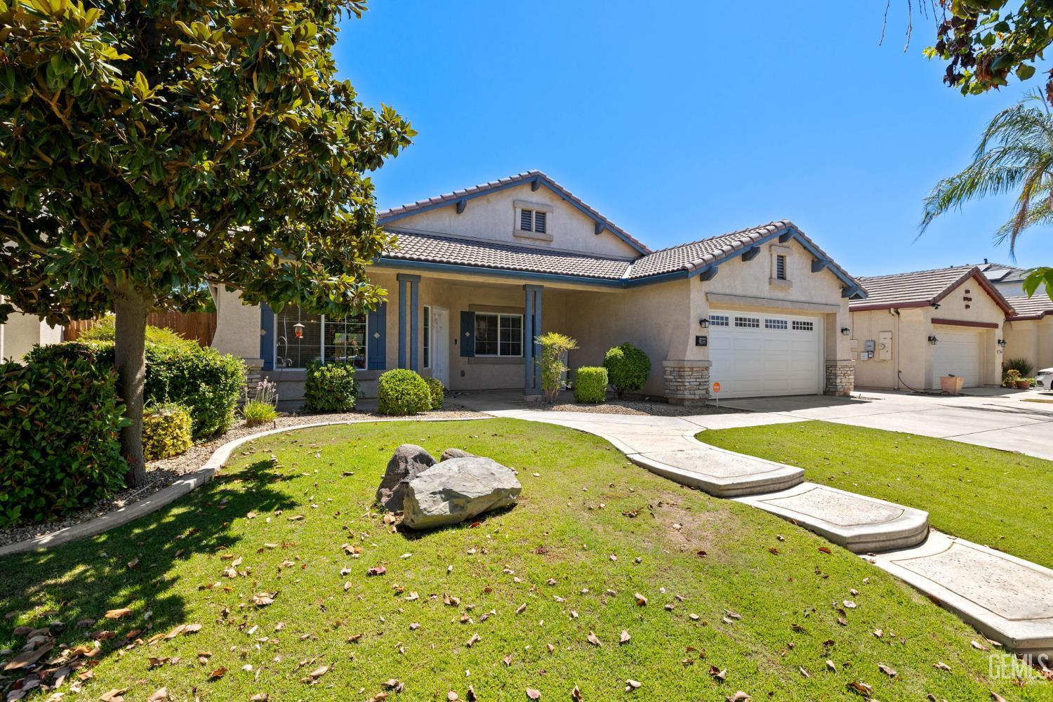 Property Photo: 10929 Cypress Falls Avenue CA 93312
