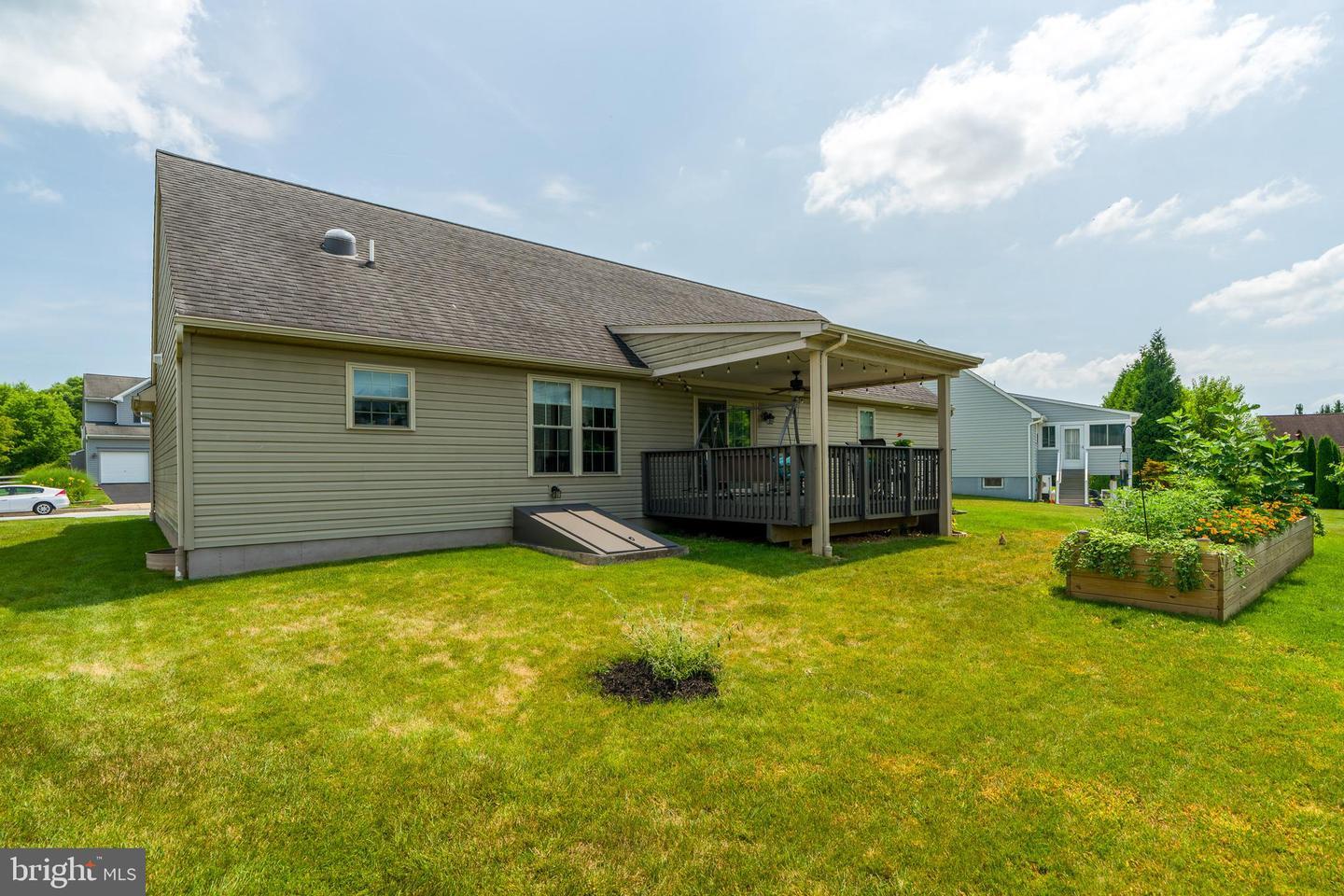 Property Photo:  280 Greystone Lane  PA 17566 