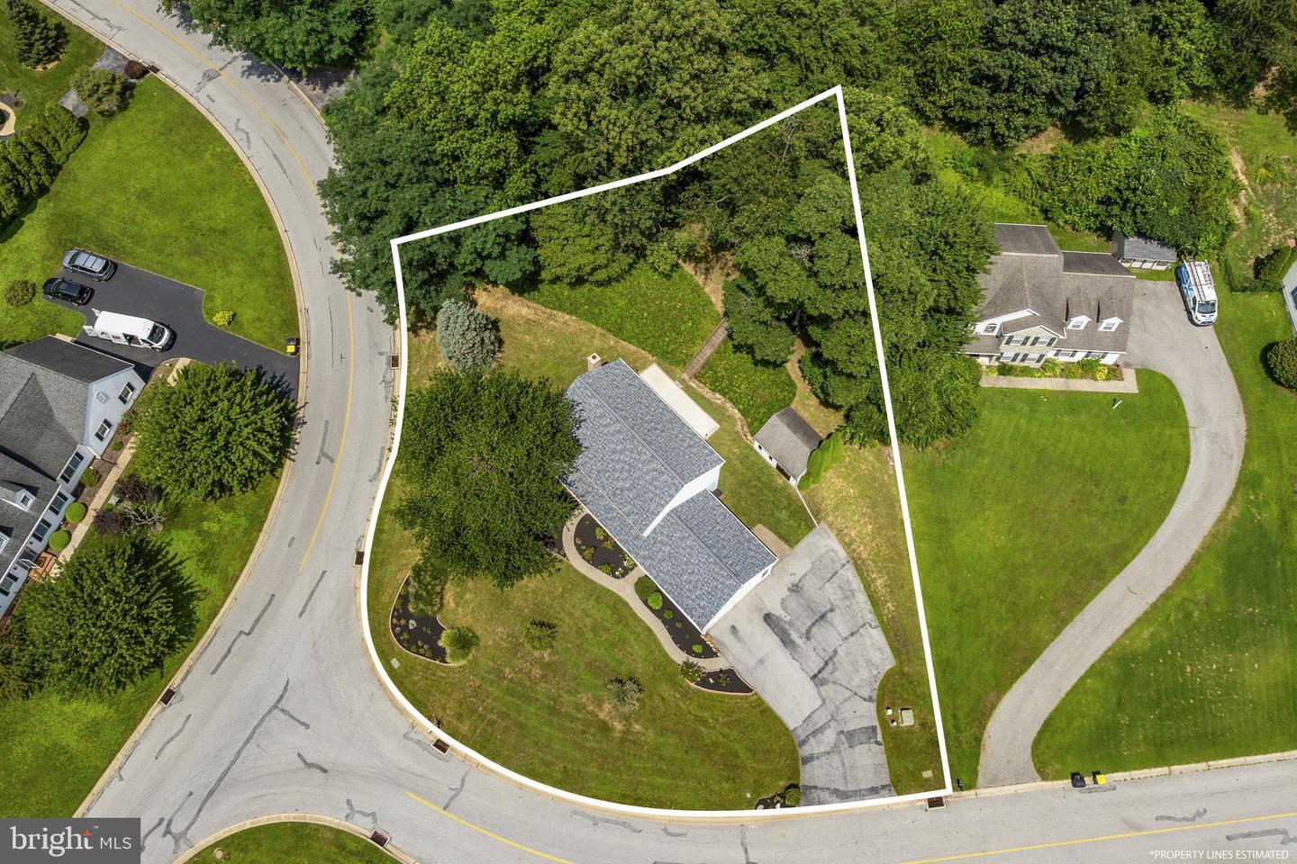 Property Photo: 961 Hidden Hollow Drive PA 17527
