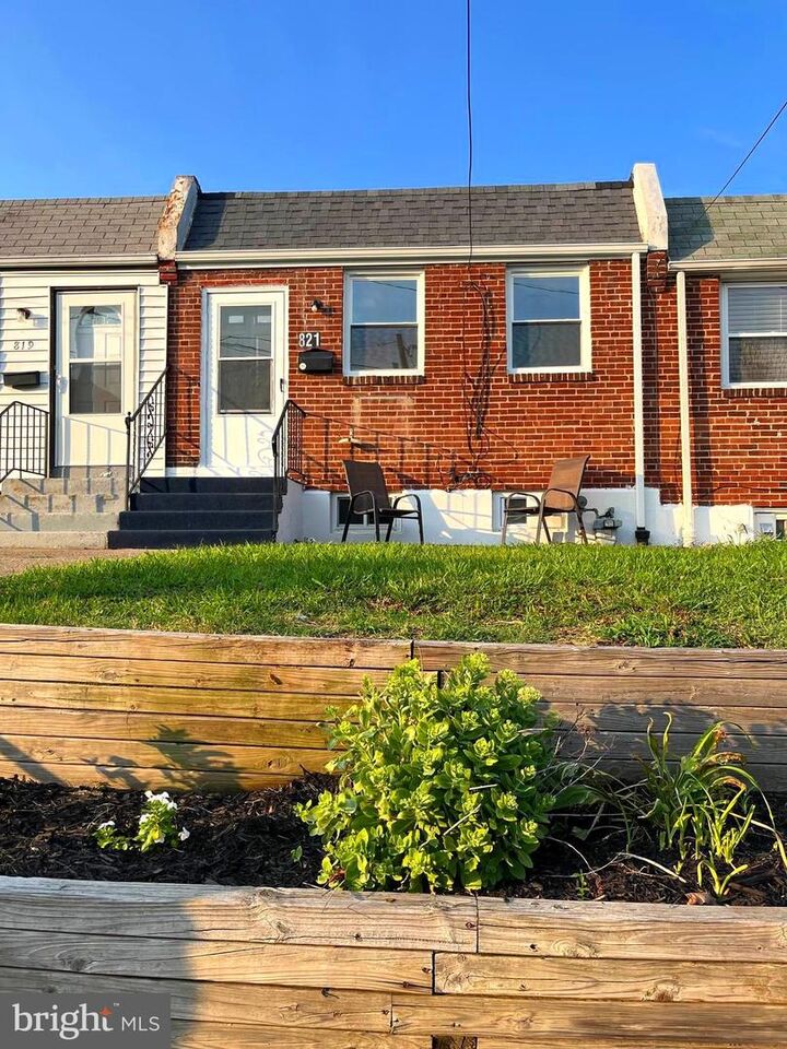 Property Photo: 821 E Twenty Seventh Street DE 19802