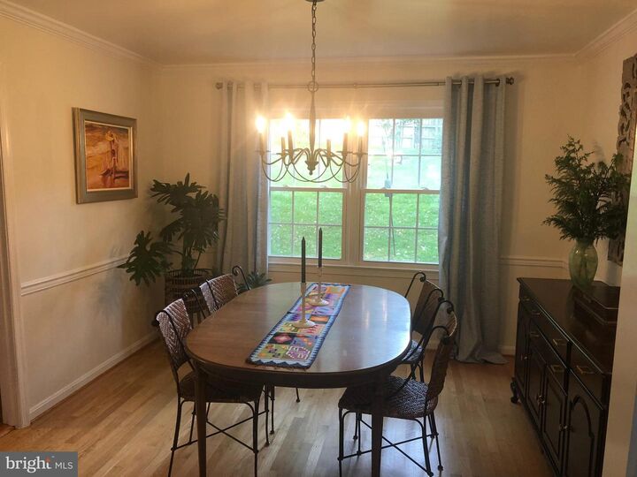 Property Photo: 9811 Meadow Knoll Court VA 22181