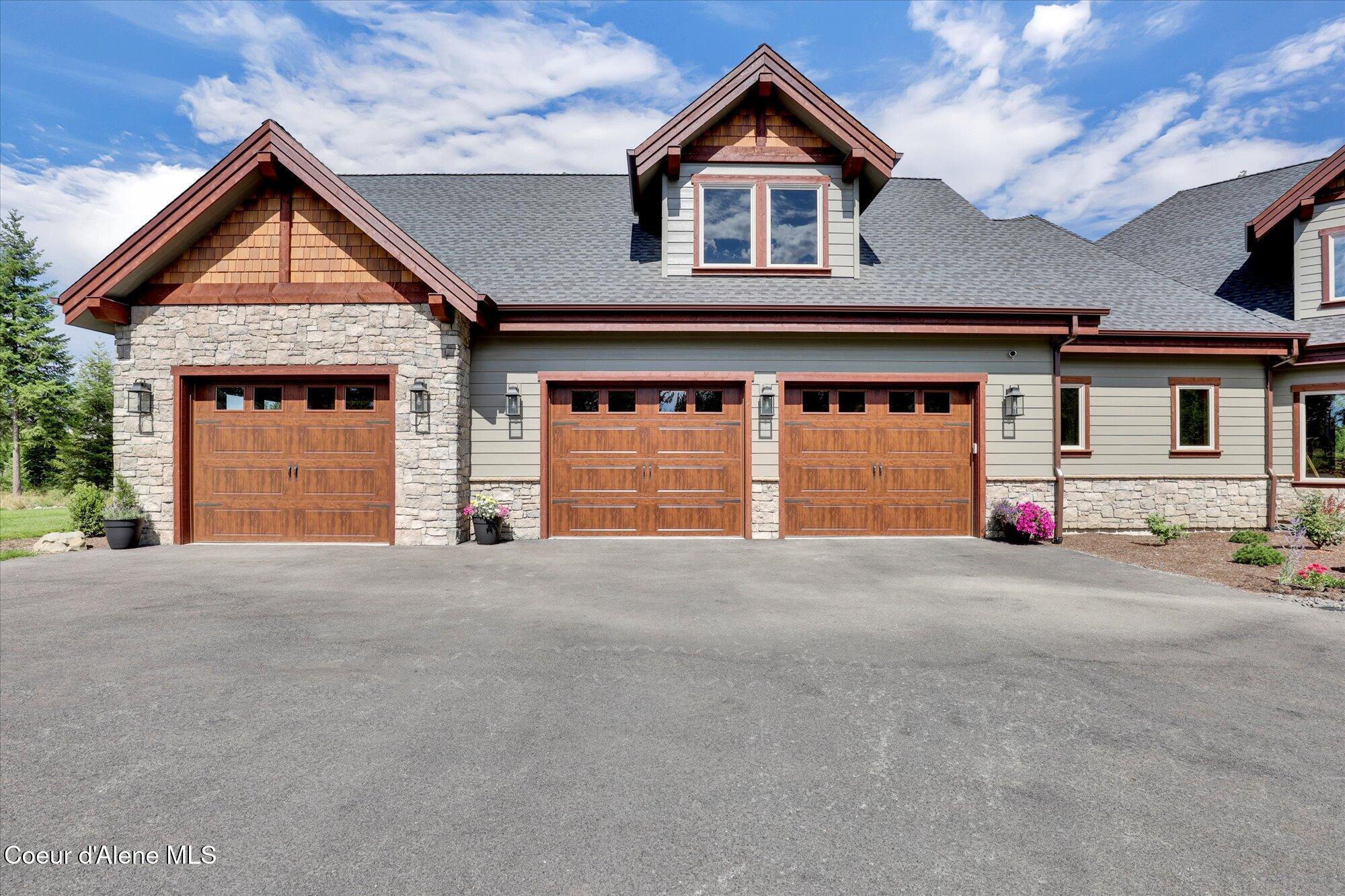 Property Photo: 1237 E Amulet Cir ID 83858
