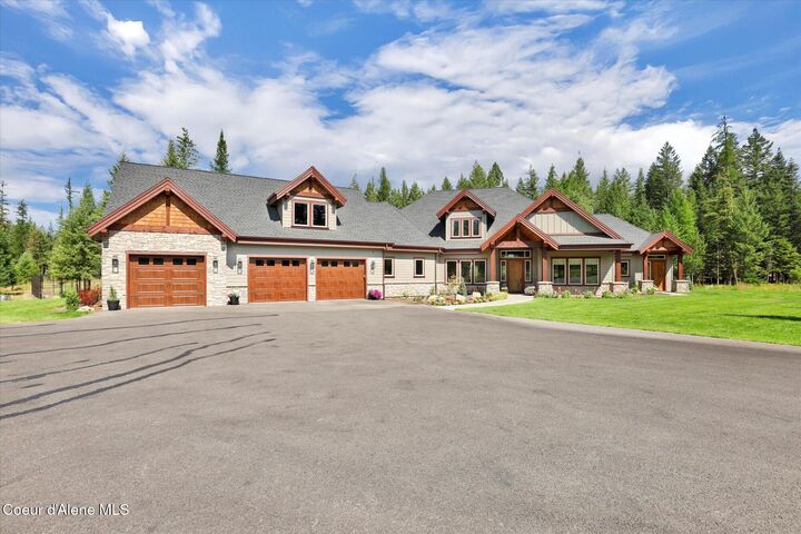 Property Photo: 1237 E Amulet Cir ID 83858