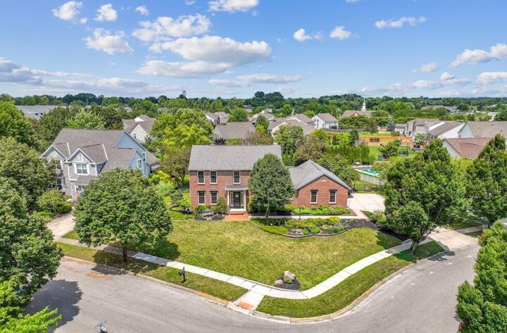 Property Photo:  6430 Rossmore Lane  OH 43110 