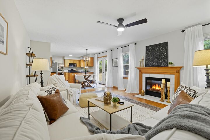 Property Photo:  121 Wicklow Drive  OH 43023 