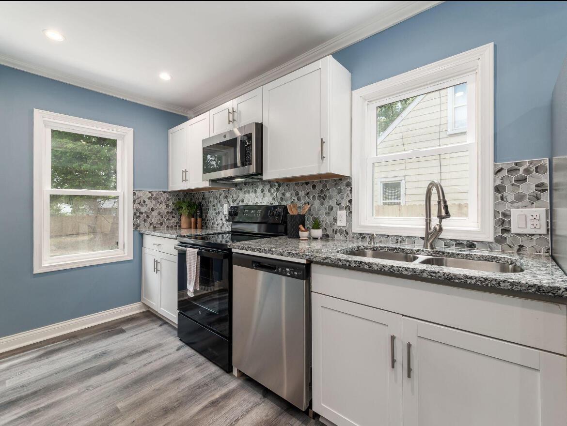 Property Photo: 1956 Brentnell Avenue OH 43219