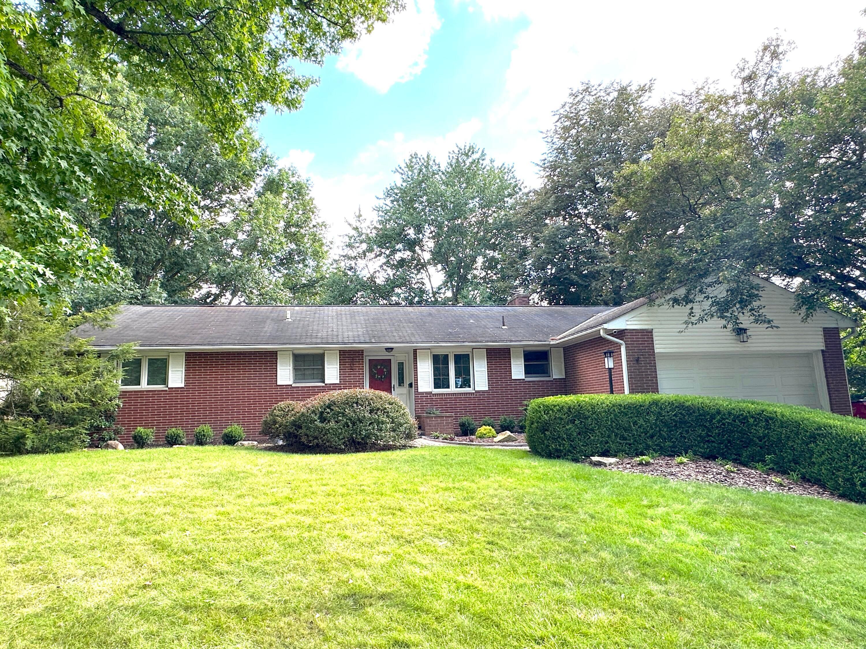 Property Photo: 305 W New England Avenue OH 43085