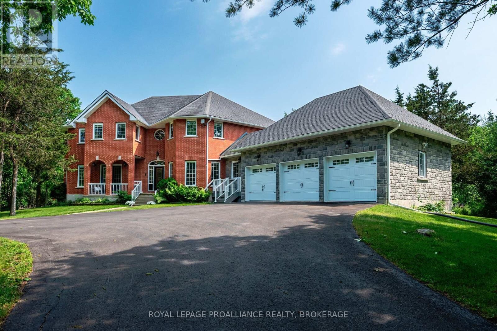 Property Photo:  946 Bridge Street West  ON K7R 3L1 