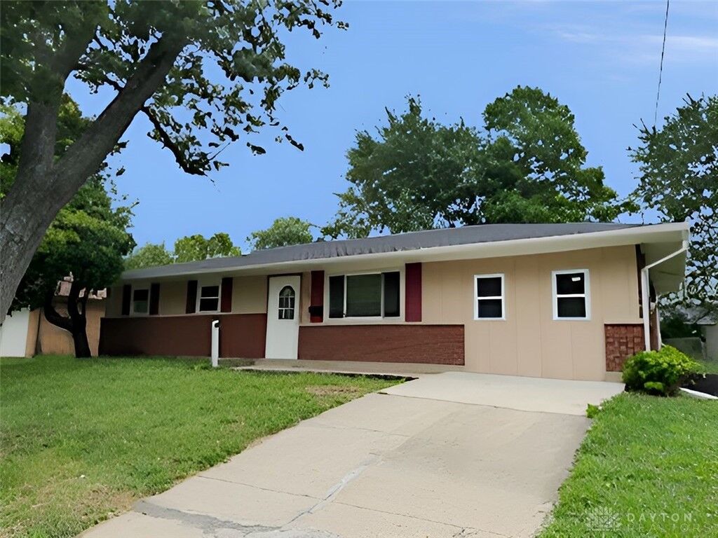 Property Photo: 908 Stanwood Drive OH 45036