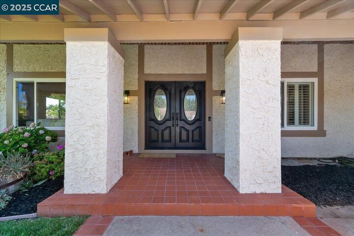 Property Photo:  522 Mt Davidson Ct  CA 94517 
