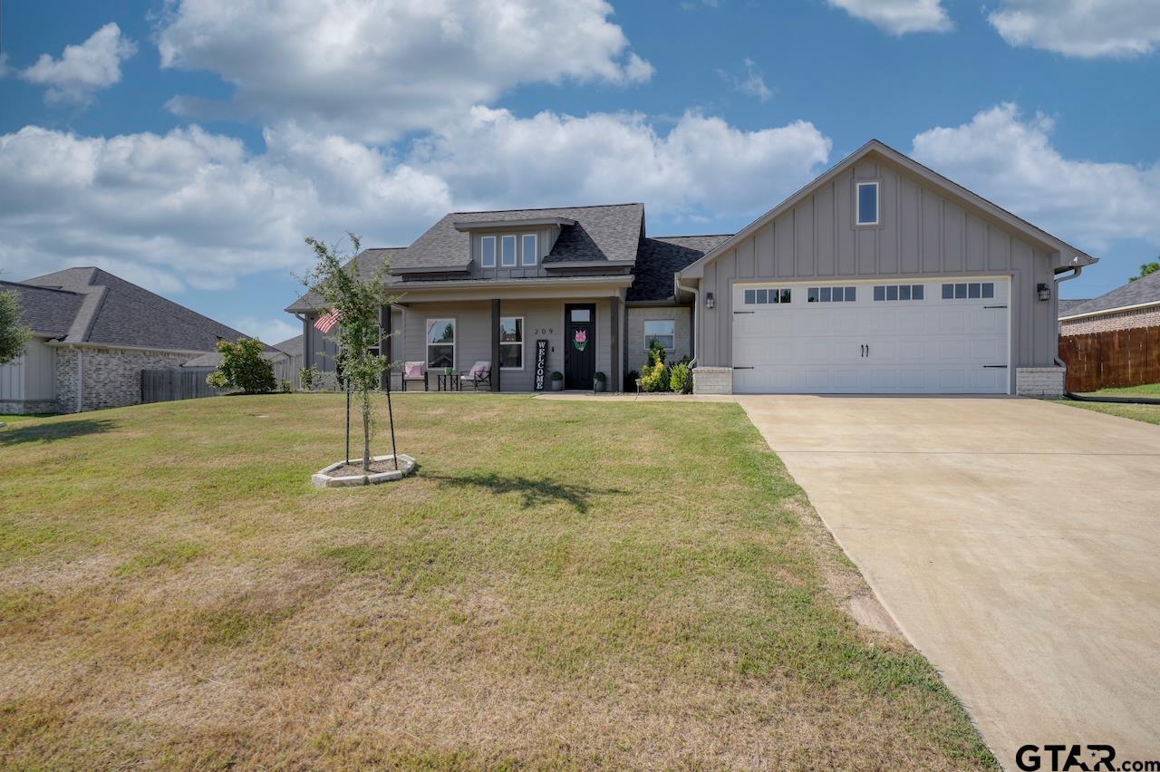 Property Photo: 209 Smith Circle TX 75771