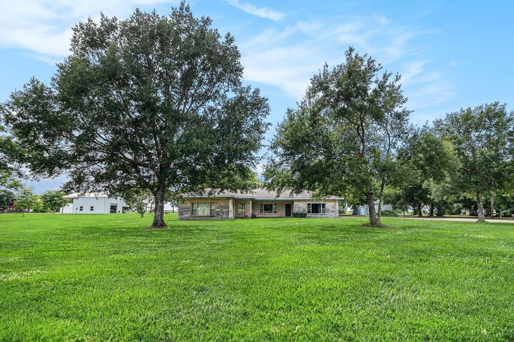 Property Photo: 3332 S Main TX 77514