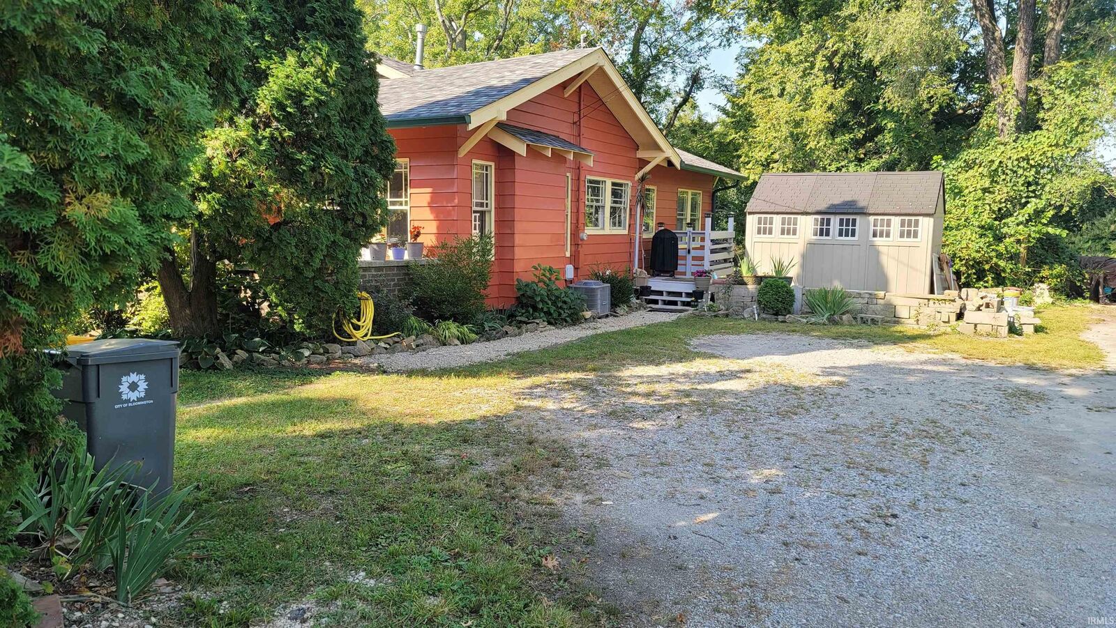 Property Photo:  1502 S College Avenue  IN 47403-3502 