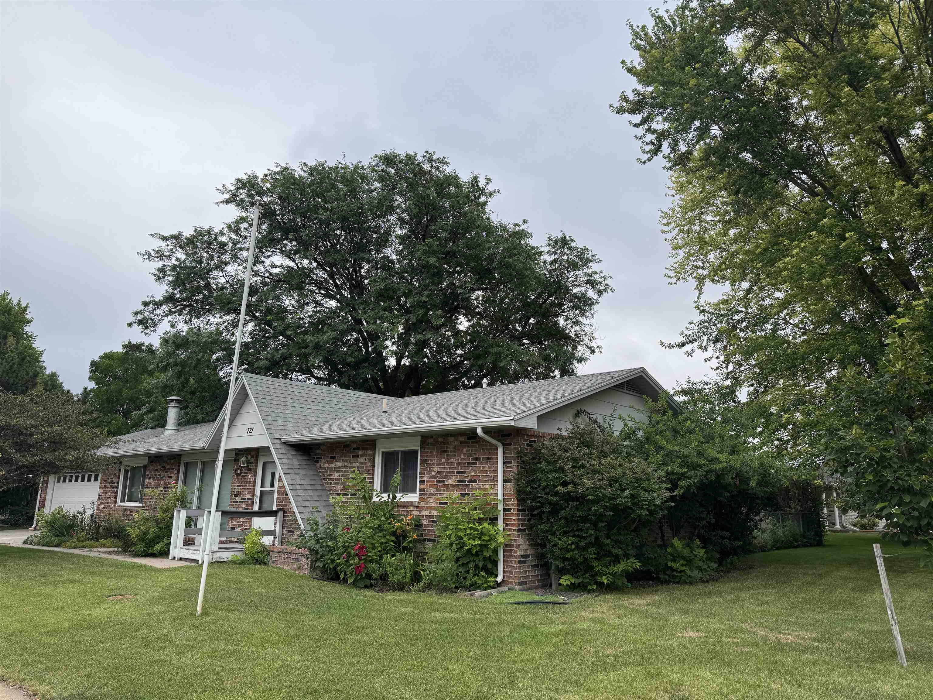 Property Photo:  721 S Gilman  NE 69101 