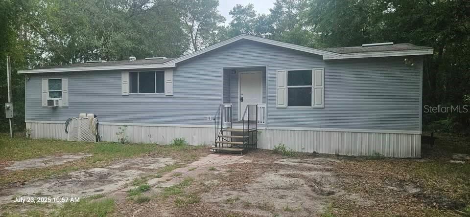 Property Photo:  23260 NE 112th Avenue  FL 32134 